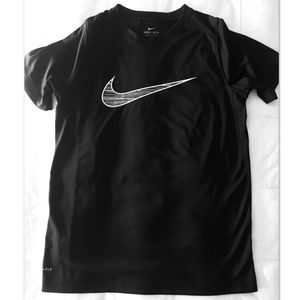 Nike Dry-FIT swoosh training shirt Boys L